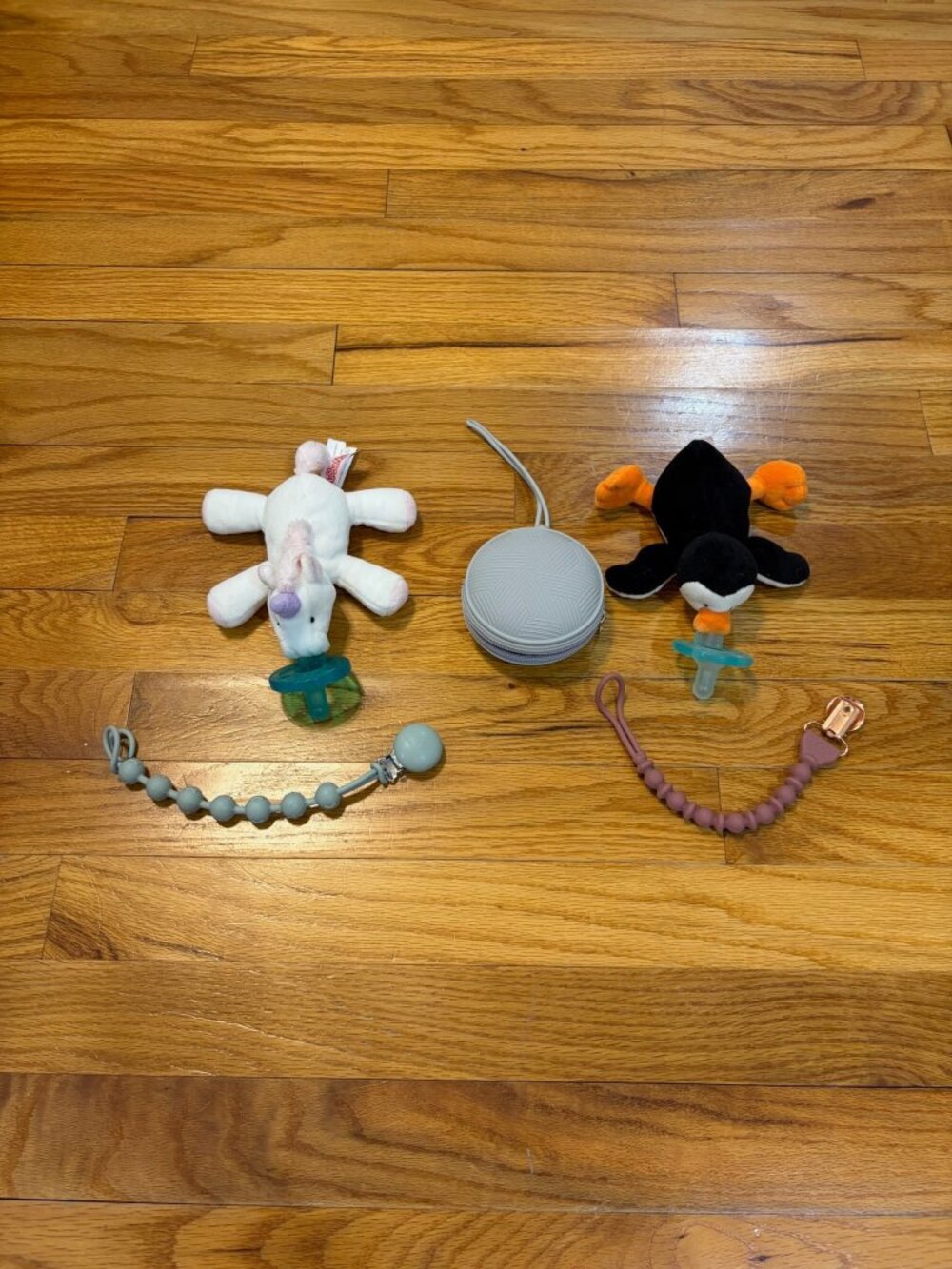 Pacifiers and Accessories, 5 Piece Lot